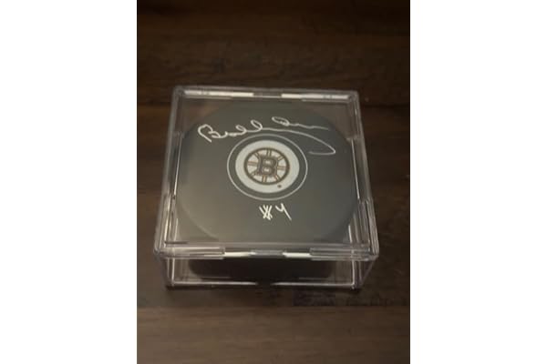 Boston Bruins Bobby Orr Autographed Puck
